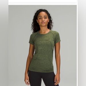 Lululemon swiftly tech shirt